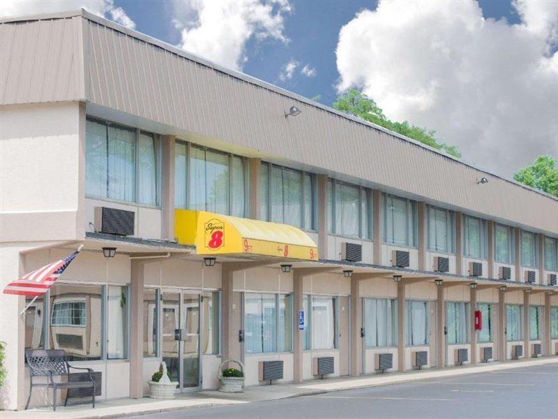 Super 8 By Wyndham Ashland Hotel Buitenkant foto