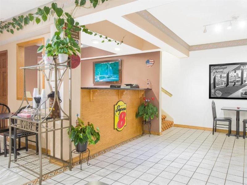 Super 8 By Wyndham Ashland Hotel Buitenkant foto