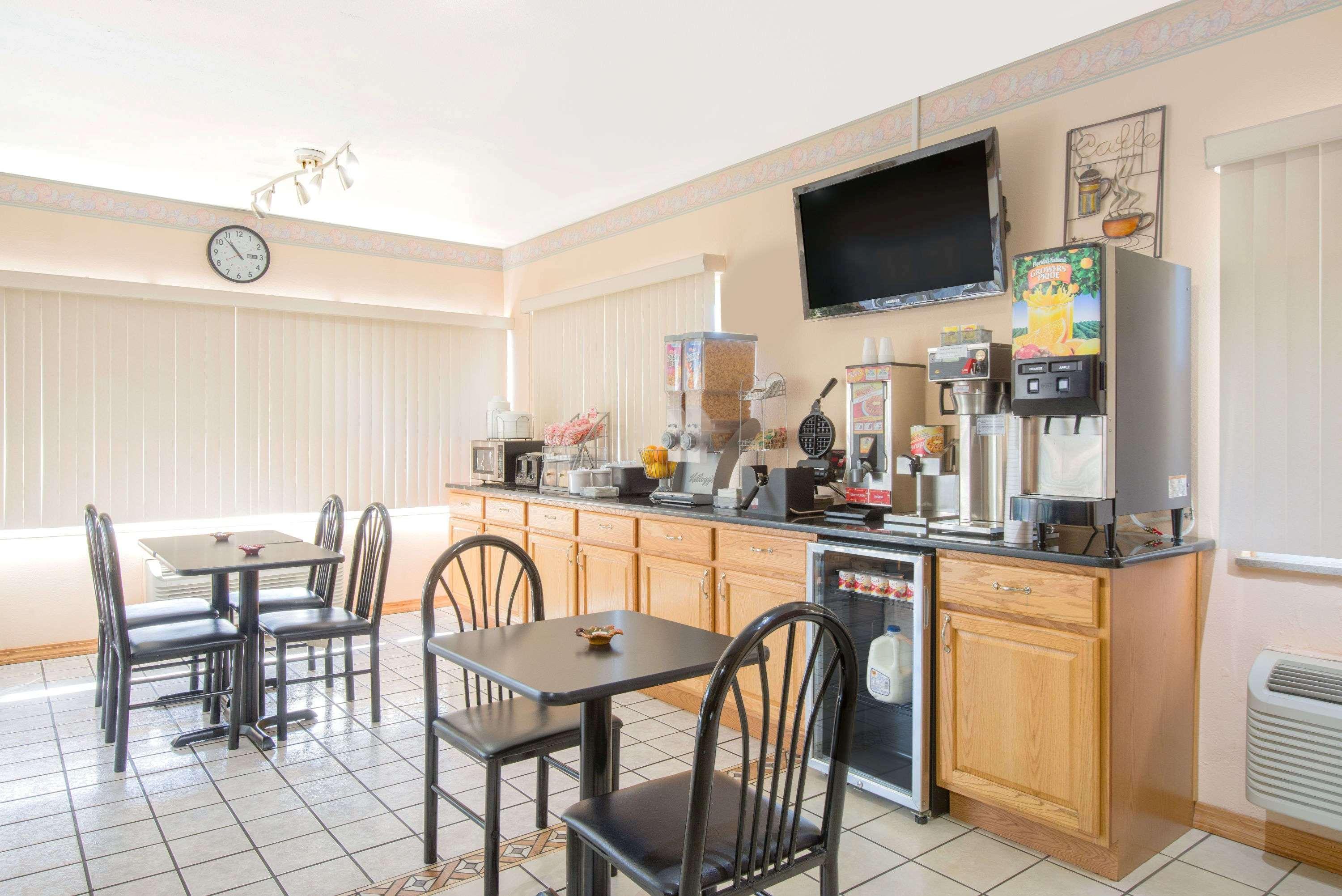 Super 8 By Wyndham Ashland Hotel Buitenkant foto