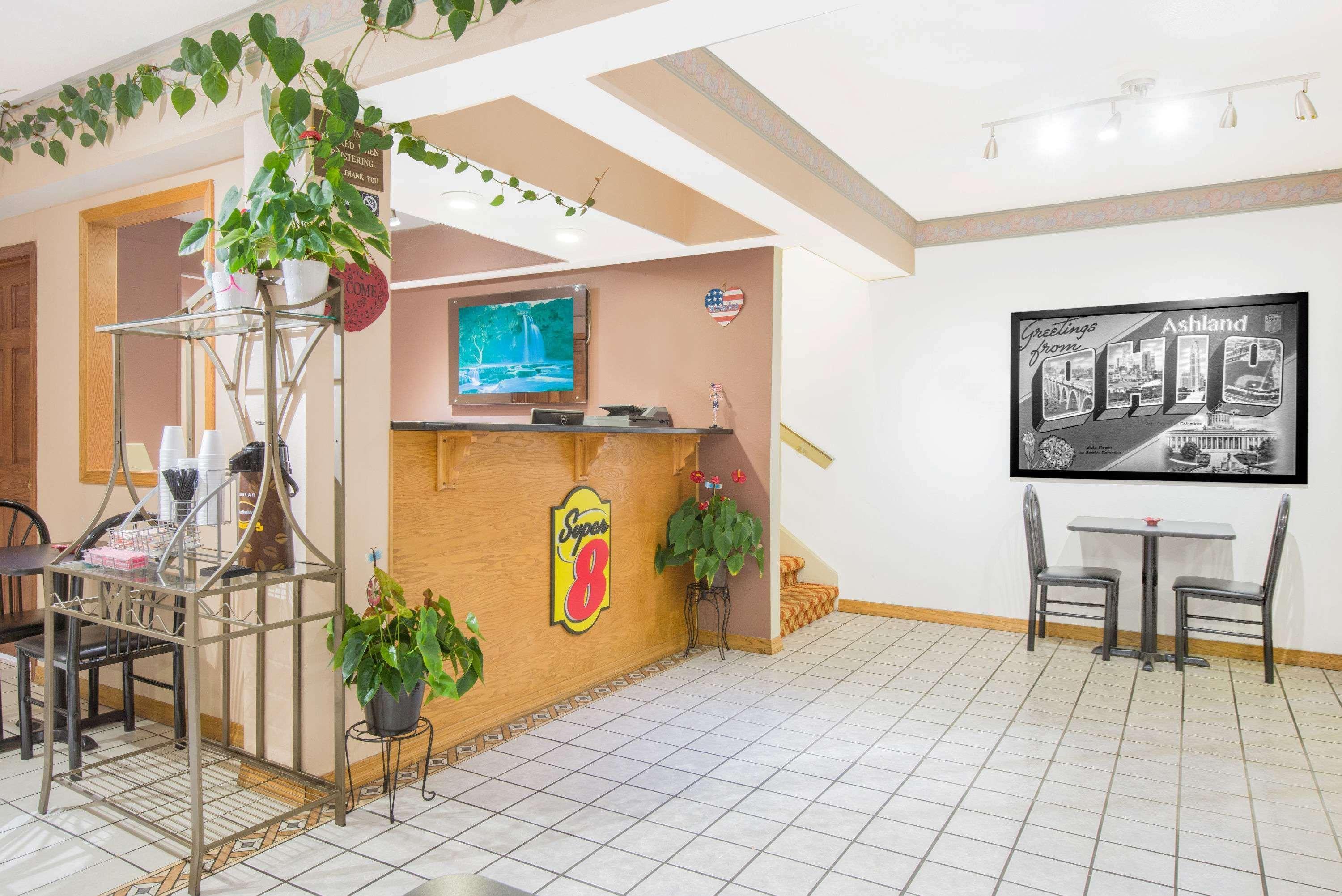 Super 8 By Wyndham Ashland Hotel Buitenkant foto